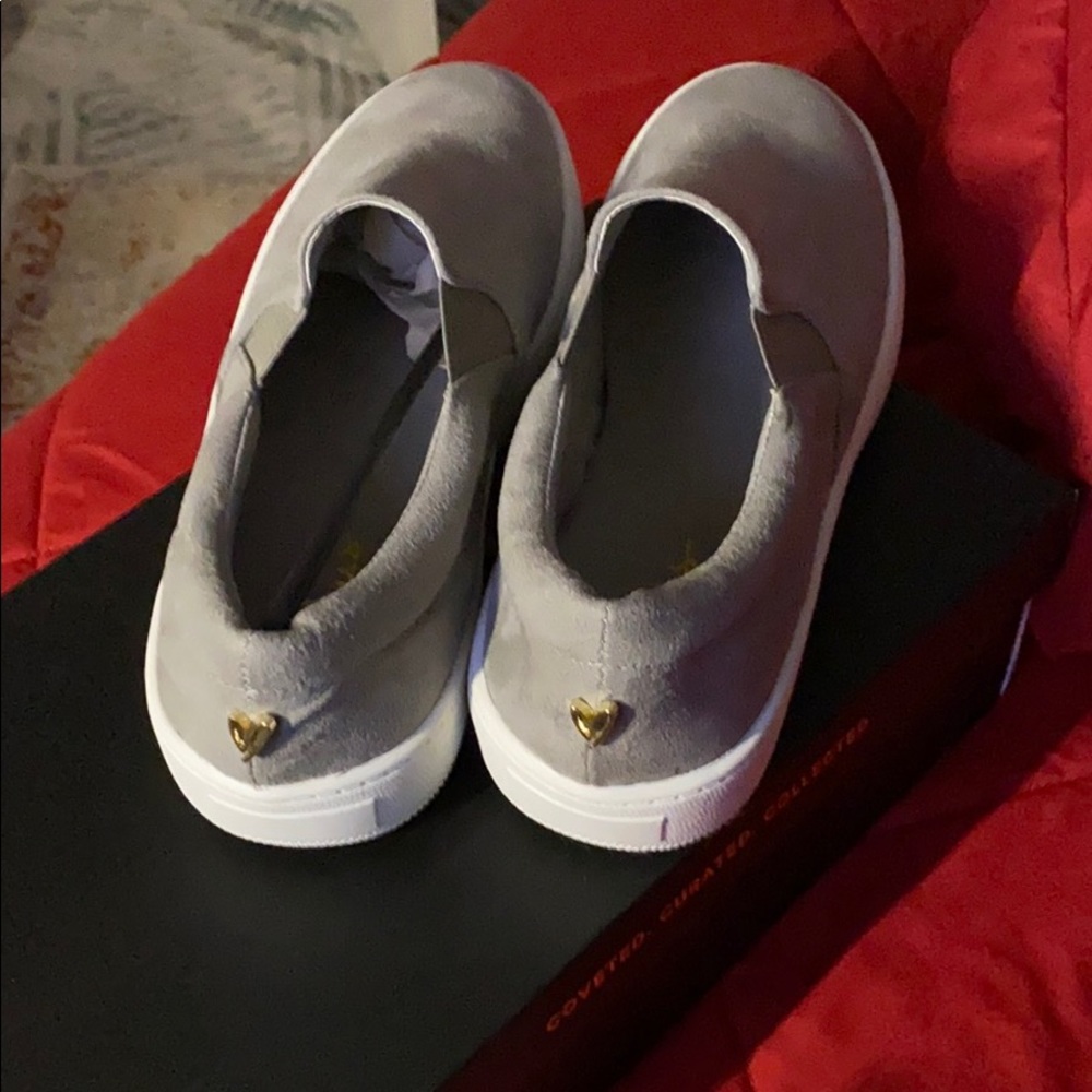 Shoes - Picture 3 of 4